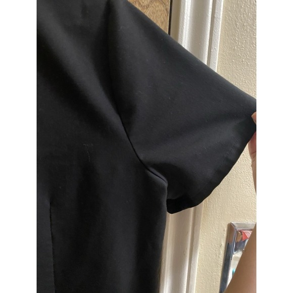 FIGS Technical Collection Casma 3 Pocket Women’s Scrub Top Black L FW1100 PO2453 - Picture 10 of 11